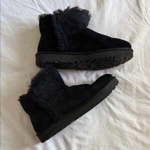 Ugg Low Black Boots